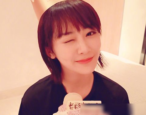  杨紫迎来28岁生日,谁注意第一个送祝福的是谁不是好友李现乔欣