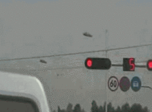 搞笑gif动图别说妹子了,有几个男人能单手做这个引体向上 搞笑gif动图别说妹子了,有几个男人能单手做这个引体向上