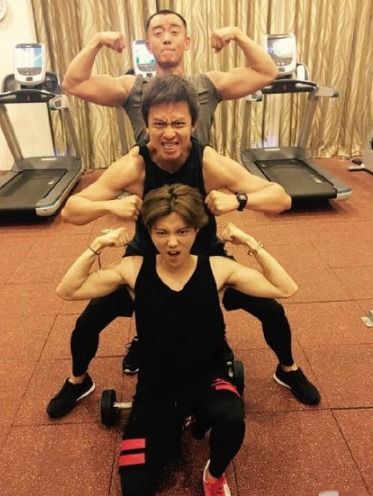  邓超真不录5哈了给猪唱歌被水枪喷脸,如今自己官宣新综艺