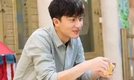 读诗黄轩我的世界下雪了 读诗黄轩我的世界下雪了