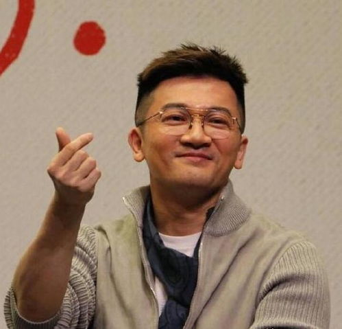  46岁高龄撞脸蔡徐坤,王俊凯同框毫不油腻,上创造营狂瘦16斤