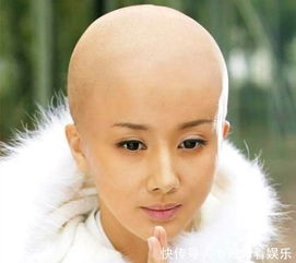  女星剃光头赵丽颖萌萌哒,杨幂秒变外星人,看到迪丽热巴笑喷