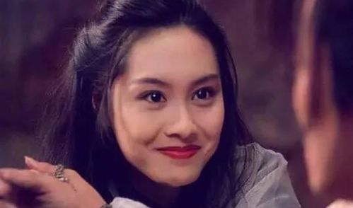 49岁朱茵罕秀恩爱,趴黄贯中肩头表情甜蜜,豪宅曝光装修限制想象 49岁朱茵罕秀恩爱,趴黄贯中肩头表情甜蜜,豪宅曝光装修限制想象