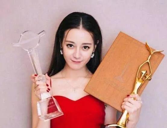 迪丽热巴李慧珍表情包金鹰节