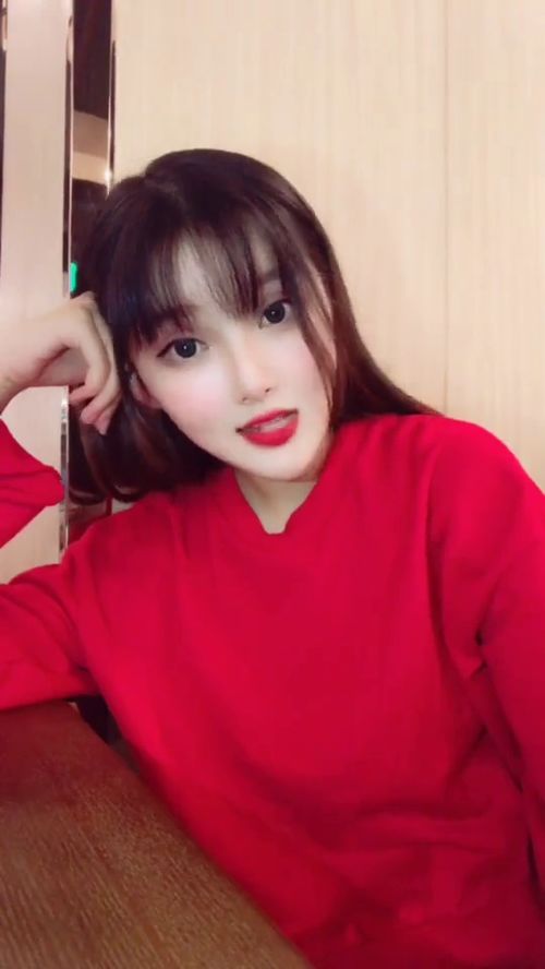  最近这个小姐姐火了,这演技,这表情,真是戏精上身