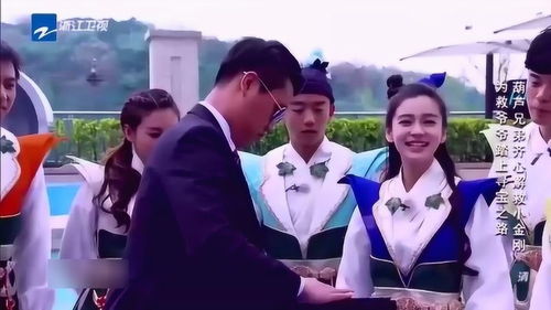  没想到张雨绮也是宋仲基的迷妹,看着惊讶的表情真的好到位