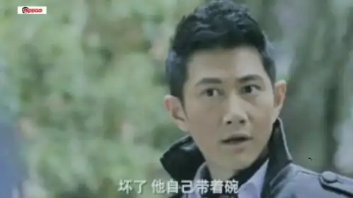 汉奸跑来吃过桥米线地下党同志灵机一动这下有好戏看了 汉奸跑来吃过桥米线地下党同志灵机一动这下有好戏看了