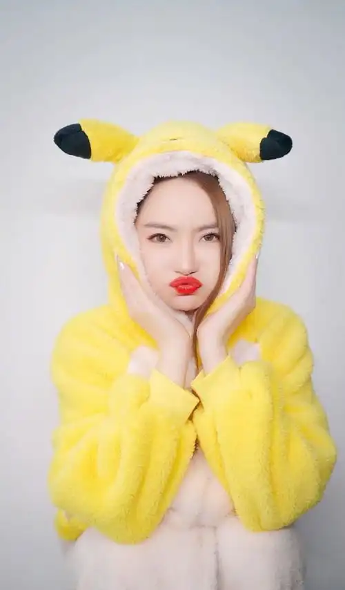 皮卡丘萌图表情包戚薇