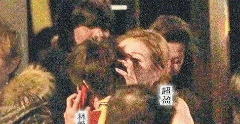  豪门千金何超盈闪婚小8岁哈尔滨学霸,她到底经历了什么