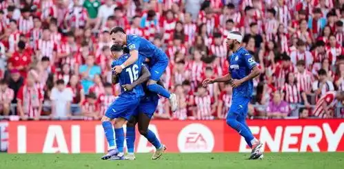  世体毕包球迷对巴萨和赫塔费高喊侮辱性口号,面临经济处罚