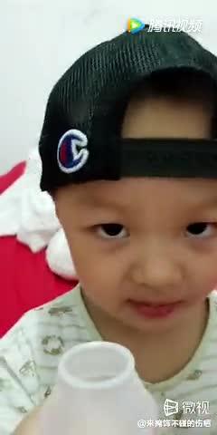  看这小眼神最后竟然这个表情