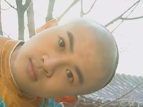 为爱鼓掌表情包幼儿期