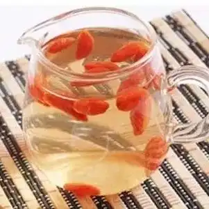 保温杯泡枸杞表情包