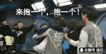  夺冠后,王思聪表情包火了,吃热狗自己都发微博调侃