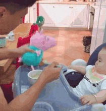 搞笑gif妹子,你闺蜜长得好特别,近看有点像是男的 搞笑gif妹子,你闺蜜长得好特别,近看有点像是男的