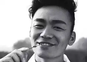 王宝强的迷之卷发,像黄渤像李咏还像贝多芬 王宝强的迷之卷发,像黄渤像李咏还像贝多芬