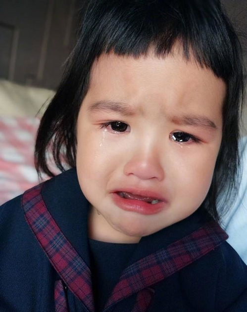  10岁女儿有满墙的奖状,妈妈夸有出息,姥姥笑不出来怎么当妈的