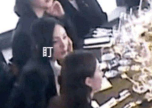  真姐妹调侃杨幂抓刘诗诗衣领时疑在说胸太小