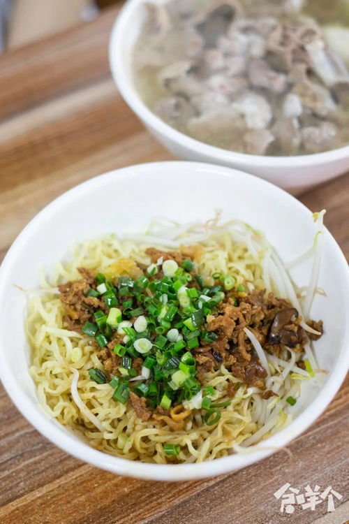  为了这碗猪肉面,我排队半小时