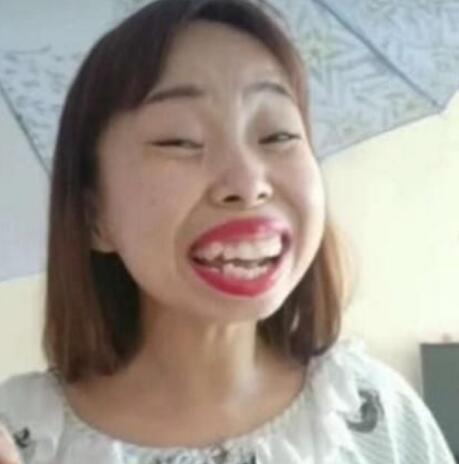  网红嘟嘟姐个人资料凭借嘴巴嘟嘟在快手走红