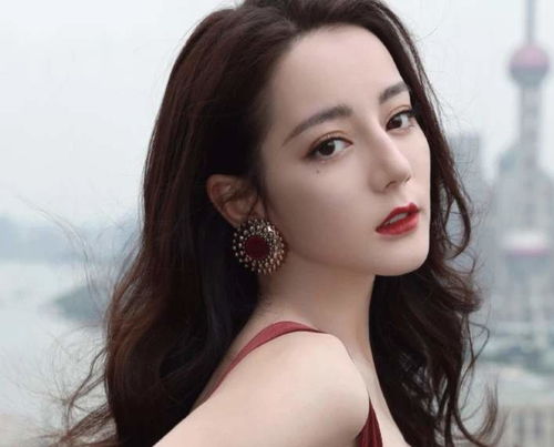  为杨幂庆生误用黑蔡徐坤表情包,无心之失被骂惨迪丽热巴道歉