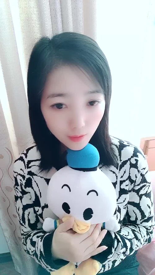  小姐姐的表情也是很可爱了