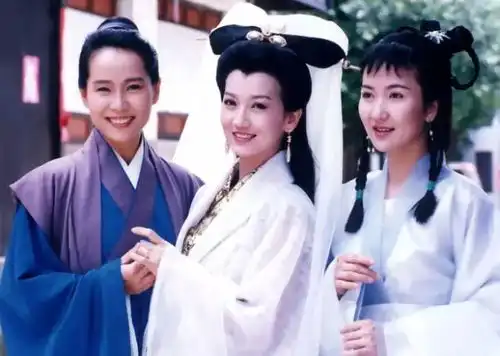 62岁的赵雅芝发了几张照片,网友吓呆了 62岁的赵雅芝发了几张照片,网友吓呆了