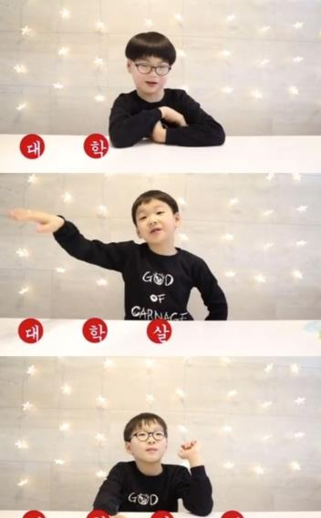  宋家三胞胎表情包还记忆犹新,宋一国透露孩子即将上小学