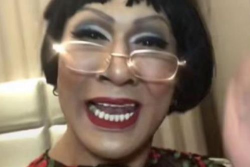  抵制肖战被反抵制韩美娟直播哭到鼻涕横飞,直言为啥不信我
