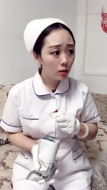  护士小姐姐模仿网红段子,表情很到位,这就是来搞笑的吧