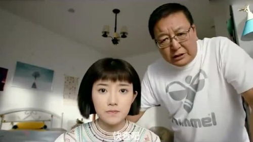 女生高考之后查分数,这纠结无奈的小表情真是可爱,高考生都是这个样子吧