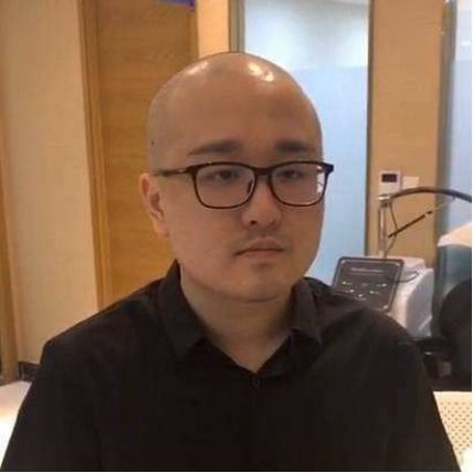  lol界的贝克汉姆,孙亚龙惨遭水友调侃,网友就挺秃然的