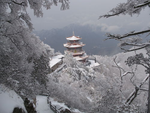  2017第三届中原旅游大咖峰会暨2017中原旅游好图片分享大会圆满结束,洛阳白云山再获嘉奖