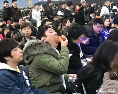  6个国内超级富二代撞毁3000万法拉利淡定玩手机,个个背景强大