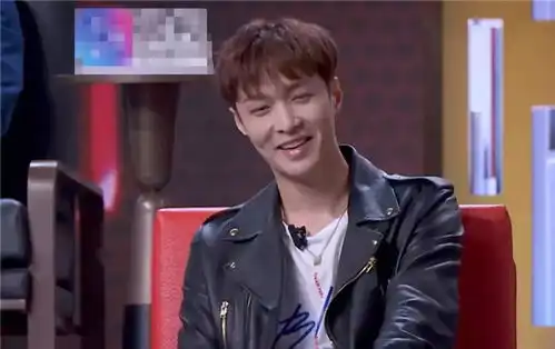 文章笑的表情包gif张艺