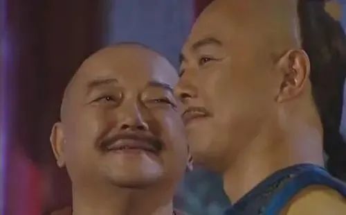  总裁夫人被爆净身出户,如果她不是家庭主妇,还会这么惨吗