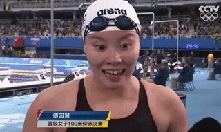  哈哈哈哈里约泳池里竟然捞上来一套表情包还有吴敏霞高颜值男友当场喂你一把甜蜜狗粮