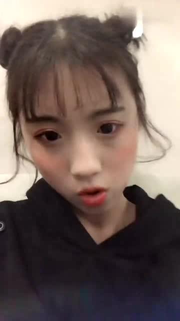  可爱小姐姐的每一个表情,都要萌化屏幕前的我了,实在是太可爱了