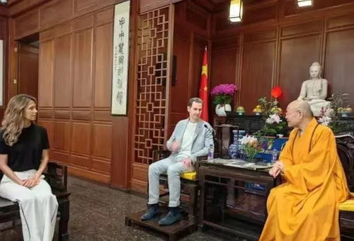  巴沙尔总统全家秀这里没有罩袍蒙面,文明冲突