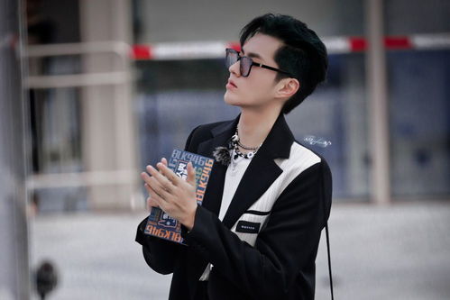  吴亦凡包场请女生看电影,为何没有引起海啸般的舆论效应