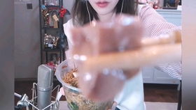  美女网红冯提莫小姐姐的日常