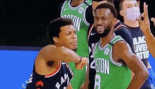  猛龙队领袖被防守悍将肘击,谁注意到沃克的举动,尼克杨再现nba