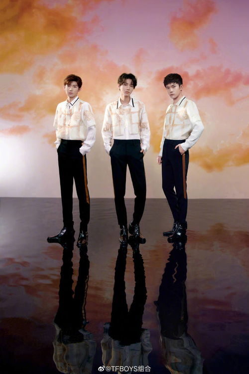  央视国庆晚会,刘涛主持大气,迪丽热巴任嘉伦合作,tfboys再合体