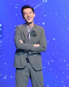  胡歌开启卖萌模式,帅的人难道都自带表情包