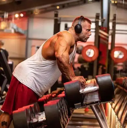 练腿狂人健身打造出无敌肌肉腿,目测这围度一般的训练椅都容不下他 练腿狂人健身打造出无敌肌肉腿,目测这围度一般的训练椅都容不下他