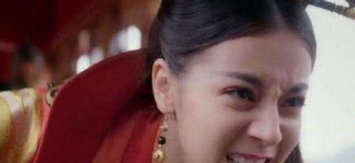  五位女星生气时的表情,杨颖瞪眼,热巴咬牙,还是周迅厉害