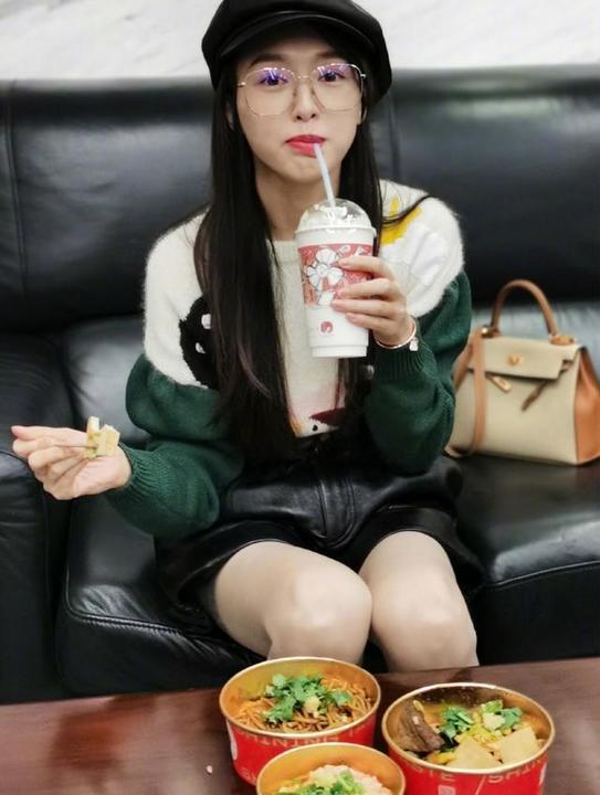 深夜美食表情包俏皮