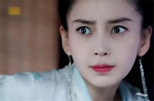  同样是瞪眼,杨颖被喷没演技,周海媚被吐槽太丑,而她却圈粉无数