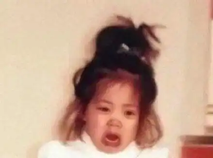 每个明星都有不堪回首的童年,欧阳娜娜的童年走秀图让人笑喷 每个明星都有不堪回首的童年,欧阳娜娜的童年走秀图让人笑喷