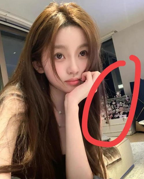  王思聪日本租游艇出海,跷二郎腿表情傲娇女伴已换成了外国美女